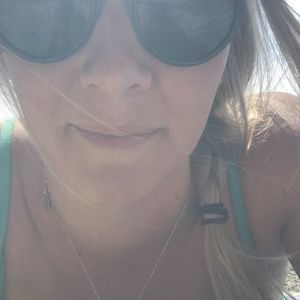 Meet your Posher, Caitlin